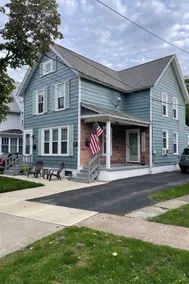 Lovely 2-BR upper floor near Lake Erie beaches - Image 3