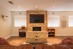 Mountain side gem - Image 5