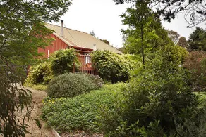 Mogul - A Freestanding East Jindabyne Lakefront Holiday Home - Image 5
