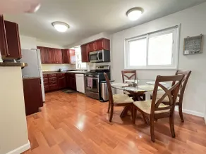 Pet-Friendly Sunny 3BR Near Woodfield & Downtown - Image 4