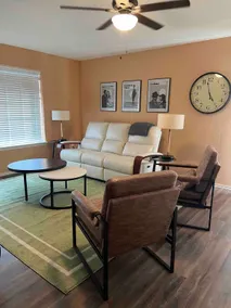 Solar Half-Plex with Chic Style in Country Glen - Image 2