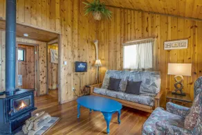 Ocean View Cabin 1BR (west-facing, 1 min to beach) - Image 4