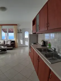 Roussa's View Apartments - Image 4