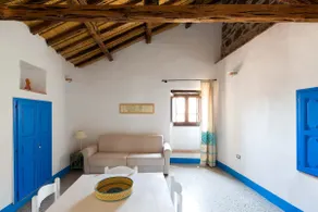 Attractive antique residence located in the inner - Image 3