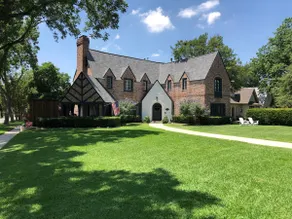 Lakewood Private Quarters in the Heart of Dallas - Image 2