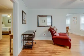 Fenced in Yard, 2 Queen Beds, Downtown! - Image 5