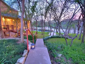 Stunning River Home, 5/5, 200' River Front - Image 2