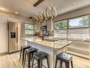 Stylish cozy Bungalow near beach and Nat'l Park - Image 3
