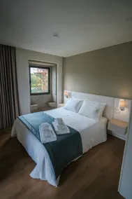T3 | Jacuzzi & Turkish Bath | River View in Braga - Image 5