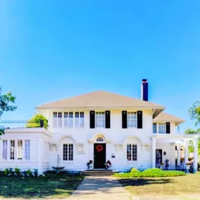 Early 1900s home with antique style and charm - Image 2