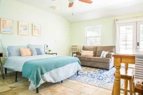Private Studio Apartment in Old Fig Garden - Image 3