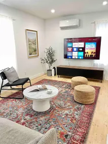3 mins from Gaslamp! *perfect for two or a group* - Image 3
