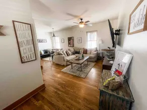 Union Bus Station historical apartment - Image 2