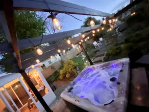 Historic Highland Square, Hot Tub Garden Oasis - Image 2