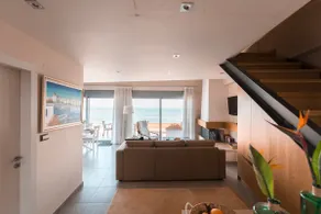 Seafront penthouse - Image 3