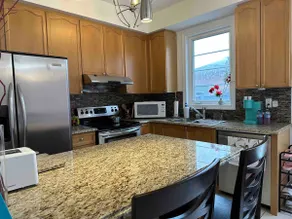 Cozy, tidy three-bedroom 2-story house - Image 4