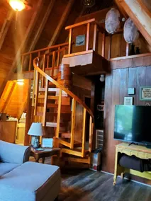 2 acres, 2 king beds, firepit & plenty of parking - Image 3