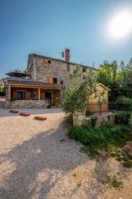 Modern Apartment in Istrian Stone House - Image 2