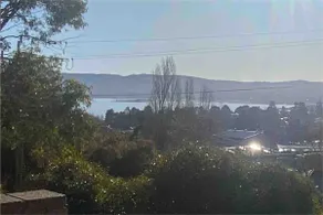 3 Bed Retreat Great views, near lake and in town - Image 2