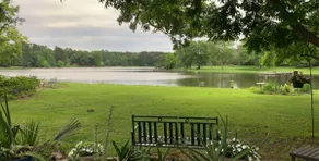 Lakehouse with spectacular views. - Image 2
