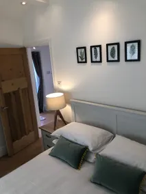 Cosy 1 bed perfect for airport & city transport - Image 3
