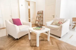 Elegant 2BR 80m² | Balcony | Central Tbilisi - Image 4