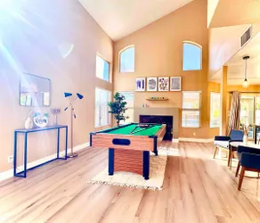 Stunning!3br 4 beds.8 miles to strip - Image 4
