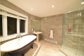 6 Bedroom Chalet in Humber Valley Resort. - Image 3