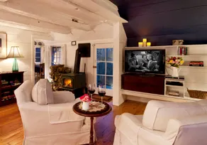 Herb Cottage-Historic Artist's Cottage in Woodstock: Wood Stove, Walk to Town! - Image 4