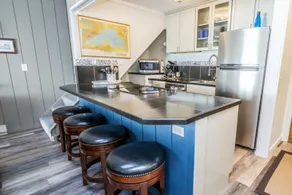 Superior condo ON the Lake shore - Image 5
