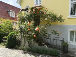 Garden apartment in Art Nouveau villa - Image 2