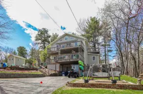 Spacious lakefront property, sleeps 13 - Image 4