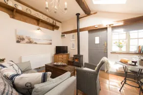 The Stables, next to the Cotswolds, near Evesham - Image 3