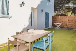 Beautiful apartment with terrace – sleeps 4 - Image 2