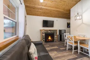 Road Trip Inn ADA - Woodland Inns - Image 5