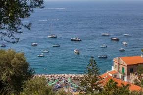 Couple’s Paradise – Sorrento’s Sea Beach - Image 4