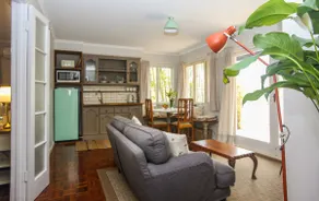 Experience gracious hospitality in a calm oasis - Image 3