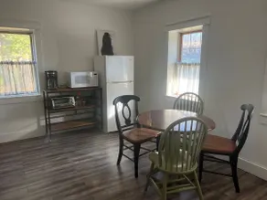 Bull House Winery Private Farmhouse Suite - Image 5