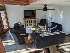 A Frame Cottage on 3 Acres at Beautiful Lake Texoma - Image 3