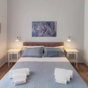 Iris Apartment - Image 2