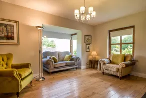 Carey’s Townhouse - Image 5