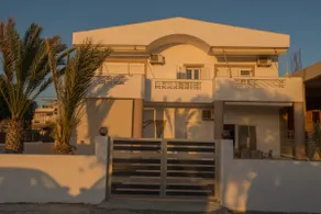 Kalamaki Riviera Deluxe Apartment - Image 4