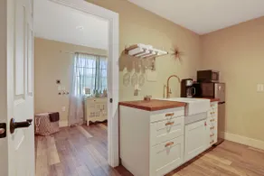 The Garage Apartment In Lodi (by Wine & Roses) - Image 5