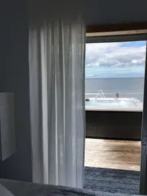 Bayfront Retreat • 3 Ensuite BR + Hot Tub - Image 4