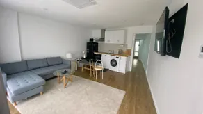 home 2 bedroom & free parking - Image 2