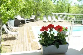 HIGH-END VILLA IN THE HEART OF A LOT IN A QUIET AREA WITH HEATED POOL - Image 3