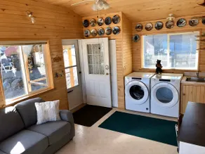 Henry’s Lakefront Private Cabin - Image 4