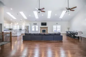 Large home w/ 6 Bedrooms, 7 Bathrooms, & Game Room - Image 3