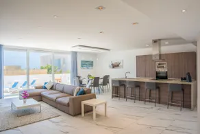 Brand New Sea-Front Villa Apt with Private pool - Image 4