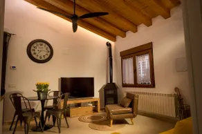 Panorama Suite: Tranquility, Style, Parking - Image 2